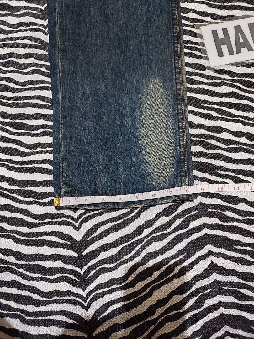 Levi's x Mastermind (Category: Jeans) located in Cebu City. Submitted by haryvyylyynn (Listing ID 1326328705, Image 2). Description: Levi's Mastermind size 31 on tag 1350.