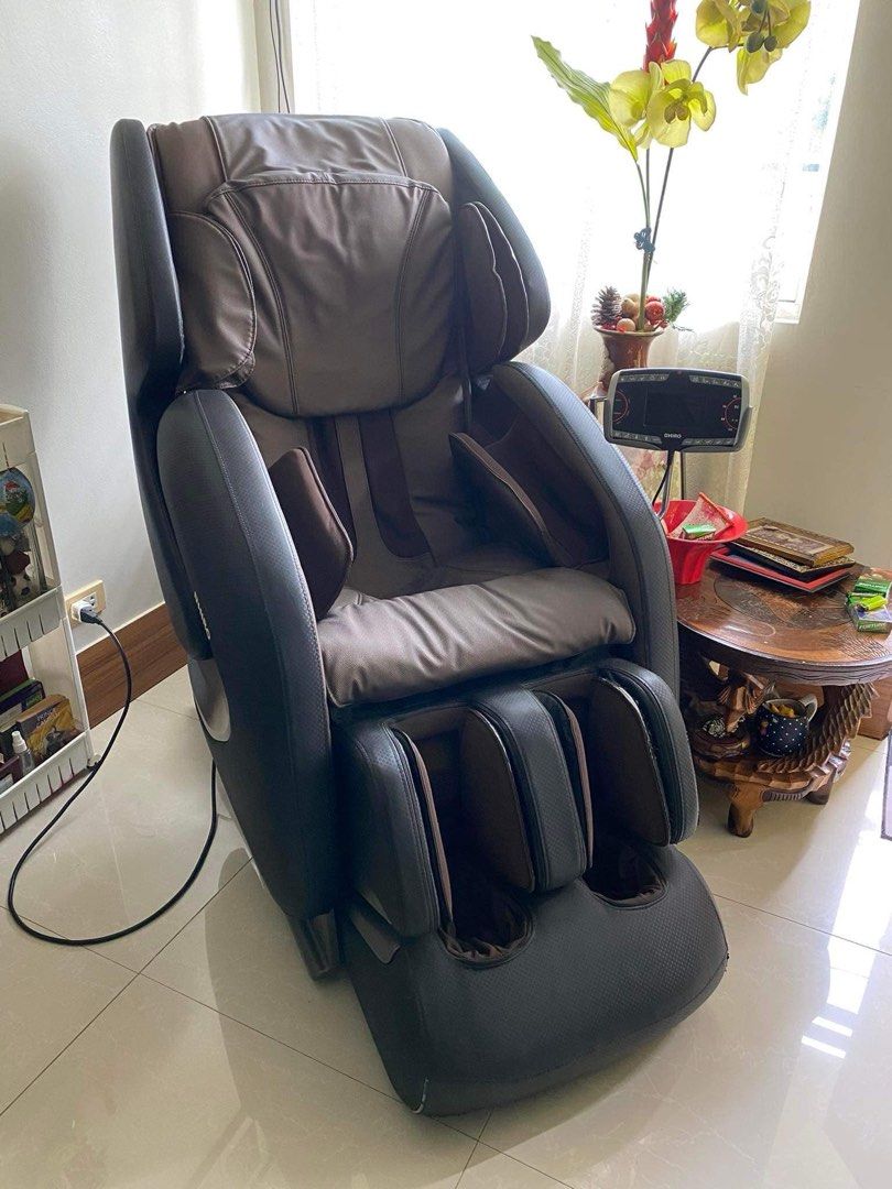 Massage Chair (Category: Other Home Furniture) located in Quezon City. Submitted by christelleannesy (Listing ID 1326425008, Image 2). Description: Massage Chair Barely used.