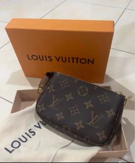(Category: ) located in . Submitted by lovelymart_ (Listing ID 1326449098, Image 1). Description: .