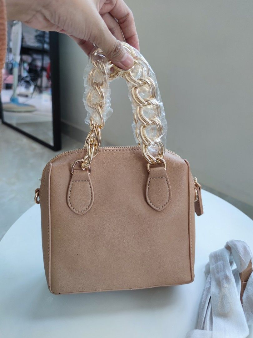 Tas guess sale best sale