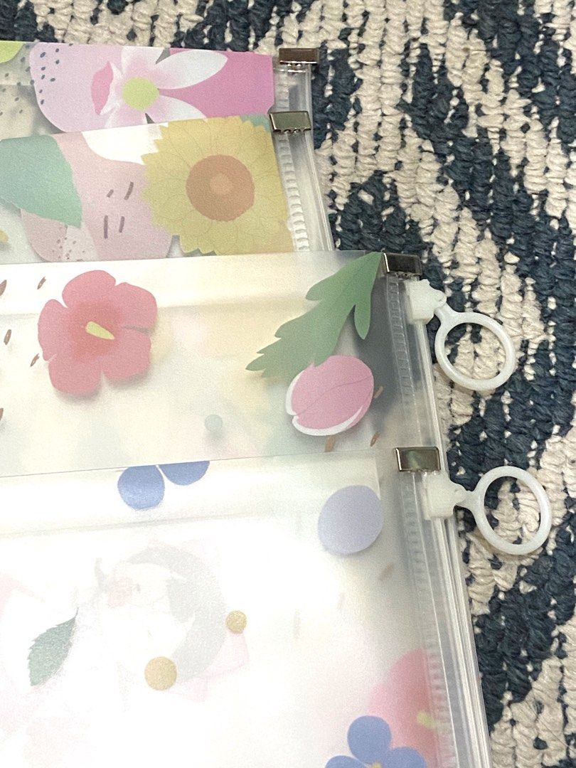Sealable Plastic Folder | Cute, Flower, Dainty (Category: Stationery & School Supplies) located in Quezon City. Submitted by 072500 (Listing ID 1326338656, Image 2). Description: Brand New with Plastic 4 Sealable Plastic Folders Perfect for storing papers, notes, etc.