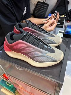 1 000 harga terjangkau untuk adidas yeezy Sepatu Carousell Indonesia