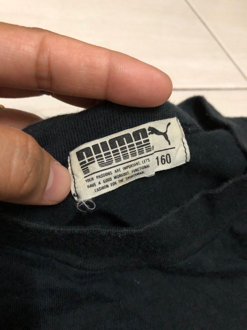 Singlet (Category: Vests) located in Jitra. Submitted by fizahafiza91 (Listing ID 1326467355, Image 3). Description: Pit 18.5 Labuh 25 Condition 9/10.