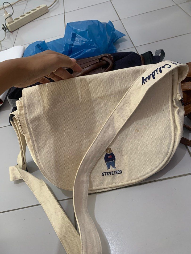 Steve 1920 sling bag/Who Au Steve kanvas sling, Barang Mewah