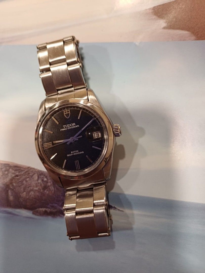 Tudor watch rotor self winding outlet