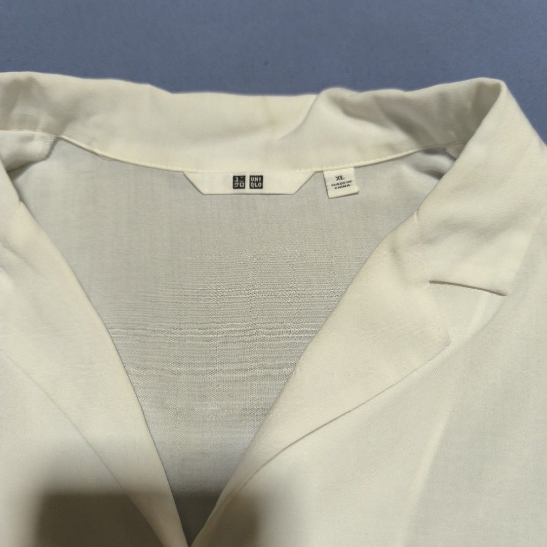 Uniqlo Rayon Longsleeves White (Category: Longsleeves) located in Mandaluyong City. Submitted by willow_bear (Listing ID 1326420475, Image 2). Description: .
