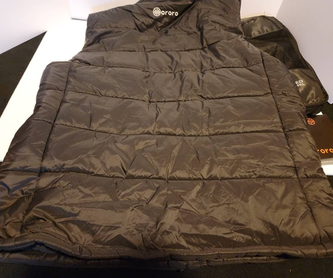 Used ORORO Men s Heated Padded Vest. Large. Black. Comes with battery adapter and carrying bag. Carousell