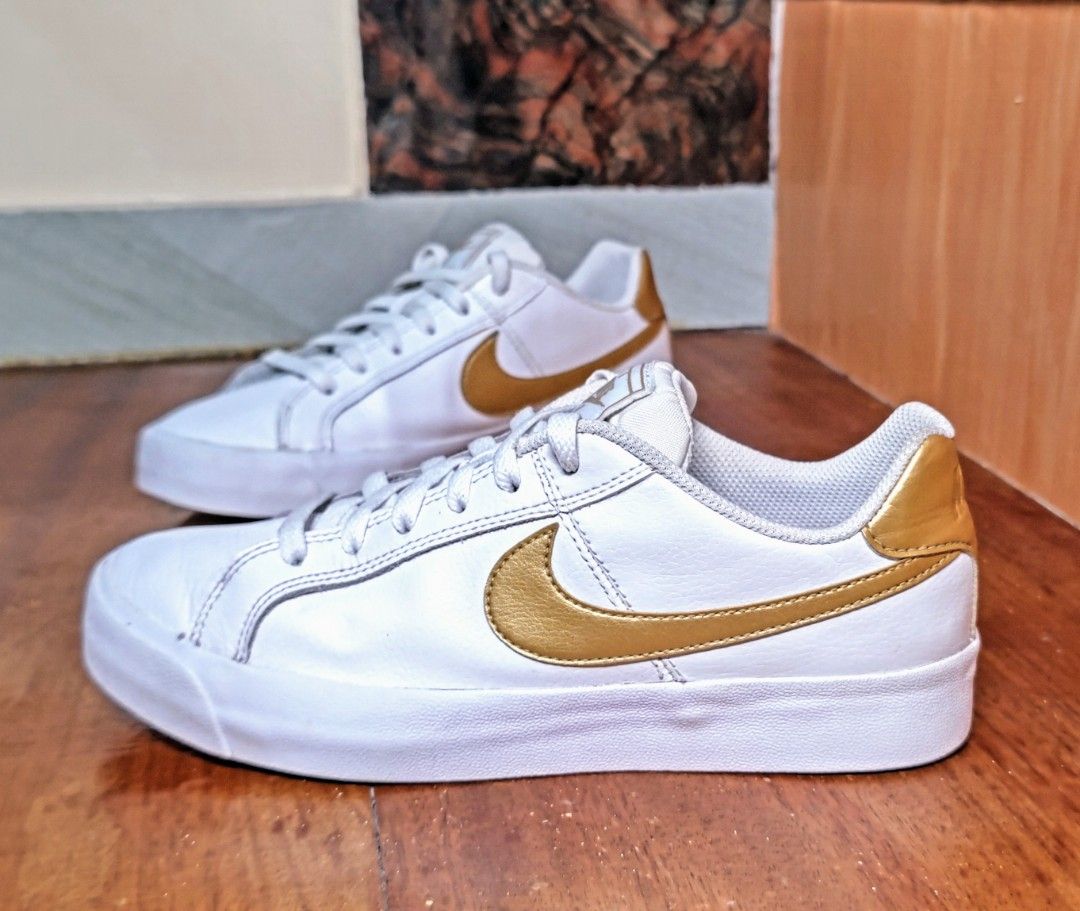 Nike court royale white gold store