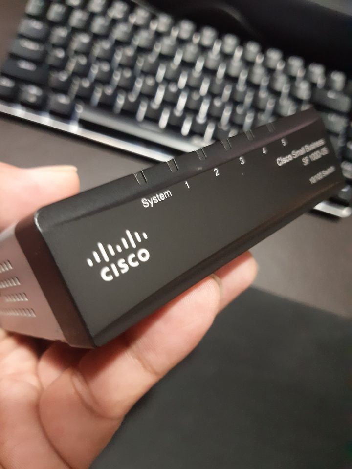 5-Port Desktop Network Switch (Category: Networking) located in Caloocan City. Submitted by ryejae (Listing ID 1323371022, Image 2). Description: Cisco SF100D-5 | 1-/100 5-port desktop netwotk switch | .