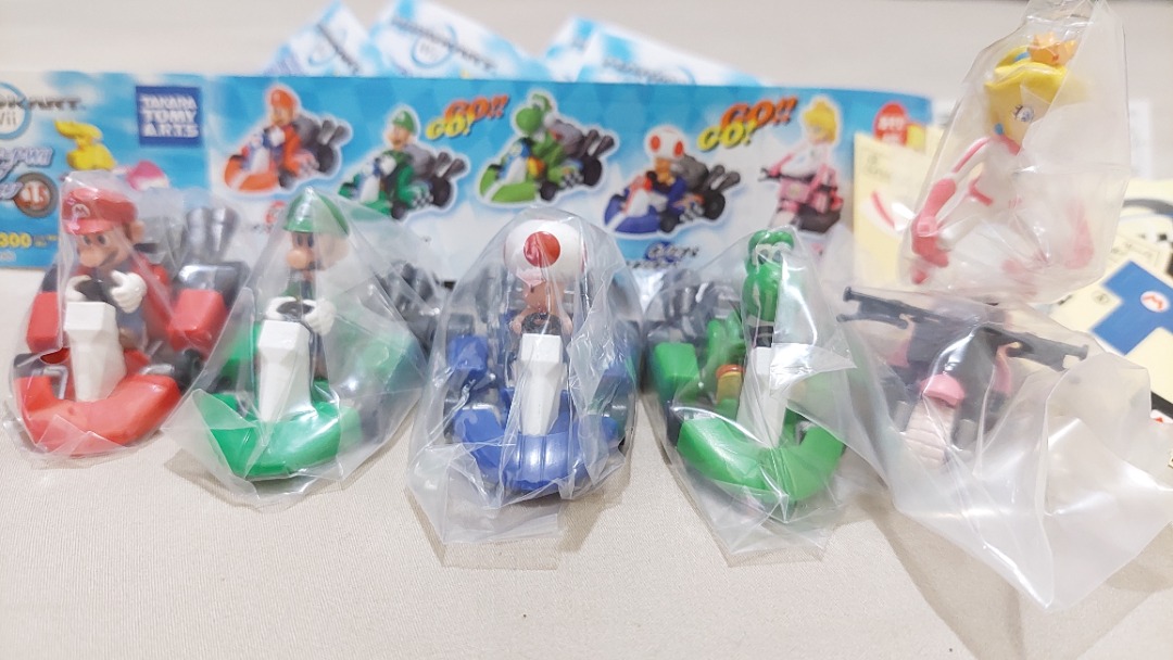 全新 Takara Tomy Yujin 扭蛋 MarioKart Wii Figure and Racing Car 每套$140全新未開 ...