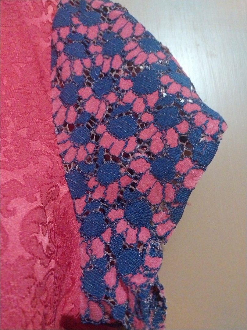 APPLE & EVE pre loved blouse size XXL (Category: Blouses) located in Las Pinas. Submitted by declutteringislife (Listing ID 1323314390, Image 3). Description: pre loved Apple & Eve size XXL with nice design and lace sleeves bust up to 44" length 24" armhole 17".