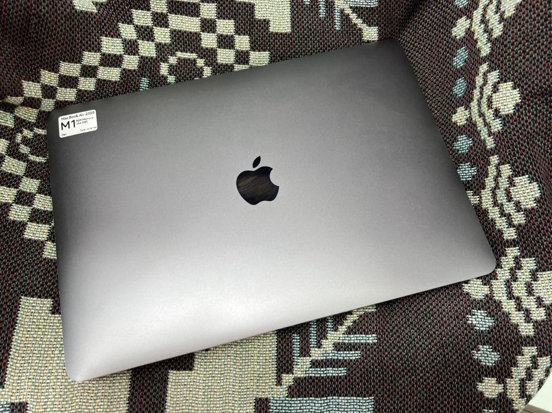 Apple MacBook Air M1 2020 Laptop 8GB 256 SSD OsSonomo Ms office