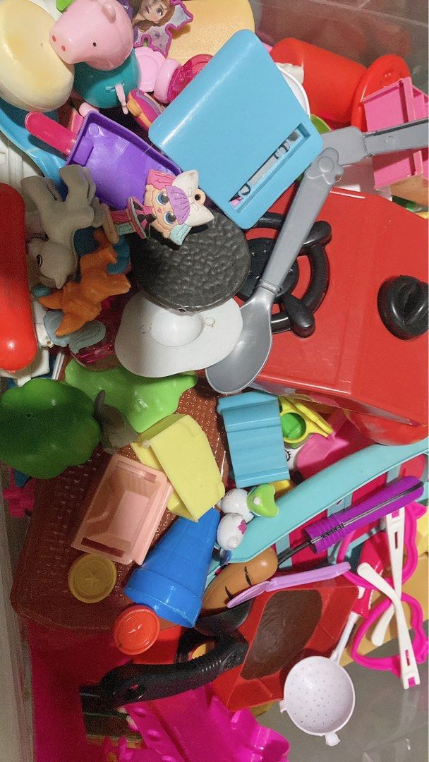 Assorted Toys for Sale (Category: Kids Toys) located in Quezon City. Submitted by stuffamania (Listing ID 1323298264, Image 2). Description: Assorted Toys for Sale -some are cooking toys -madami cya almost full ng 1 plastic box storage -box not included RFS:Decluterring .