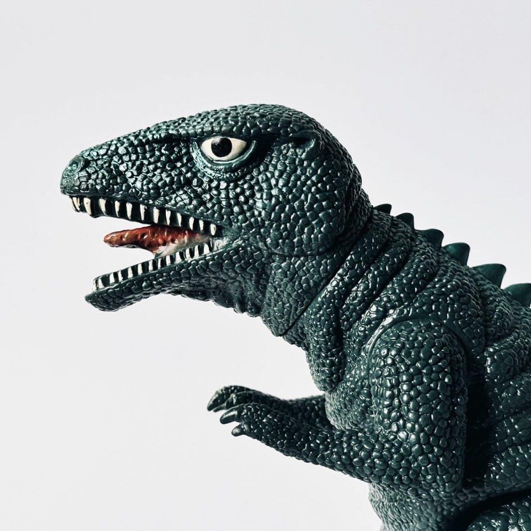 初代　ゴロザウルス　BANDAI　1993年　ソフビ Amazon.co.jp: 初代 ゴロザウルス 1993年 ソフビ : おもちゃ