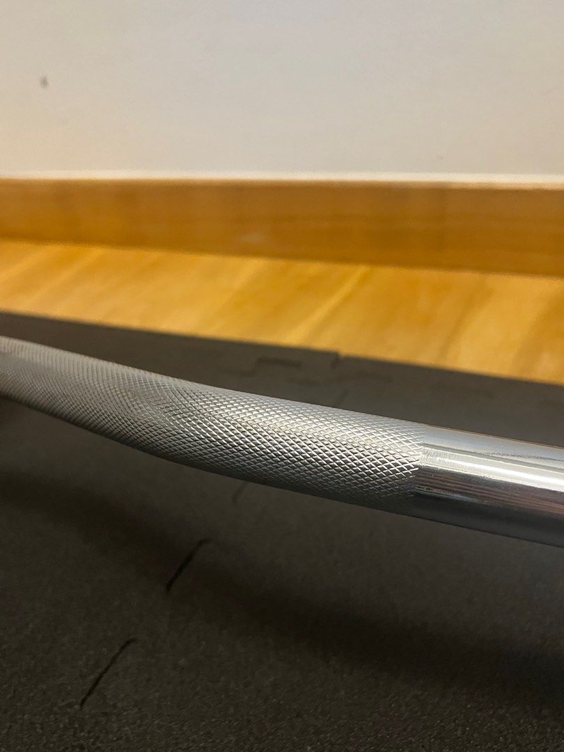 Bar bell (Category: Weights & Dumbbells) located in Singapore. Submitted by milimile (Listing ID 1323377607, Image 4). Description: Bar bell-4.3kg Comes together with 5kg weights * 4 Total 24.3kg.