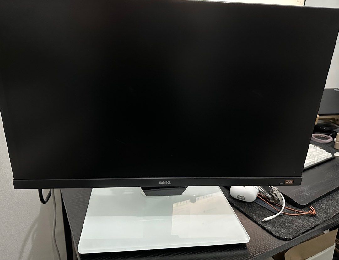 BenQ EW2480 with free stand (Category: Monitor Screens) located in Pasig City. Submitted by indigo.fuschia (Listing ID 1323421274, Image 2). Description: Almost brand new, 9 months old Complete box and accessories With free white stand .
