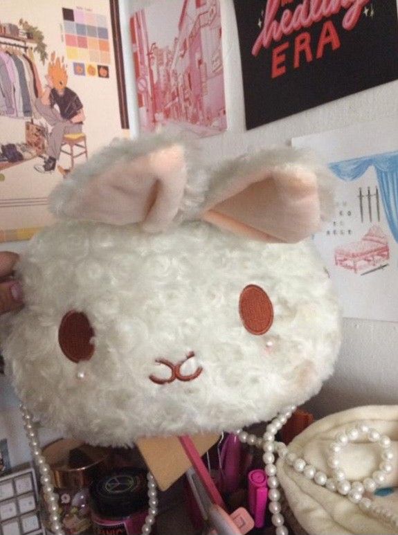 Bunny Rabbit Bag (Category: Shoulder Bags) located in Quezon City. Submitted by dphnhere (Listing ID 1323277698, Image 2). Description: White cute bunny rabbit bag with pearl chain strap For the small bag girlies RFS: Decluttering.
