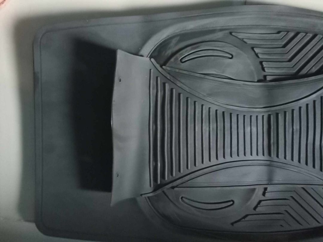 Car Mats 5 pcs (Category: Upholstery, Seatcovers and Other Interior Parts and Accessories) located in Marilao. Submitted by ofeliasto99258 (Listing ID 1323307957, Image 3). Description: 5 pcs car mars.