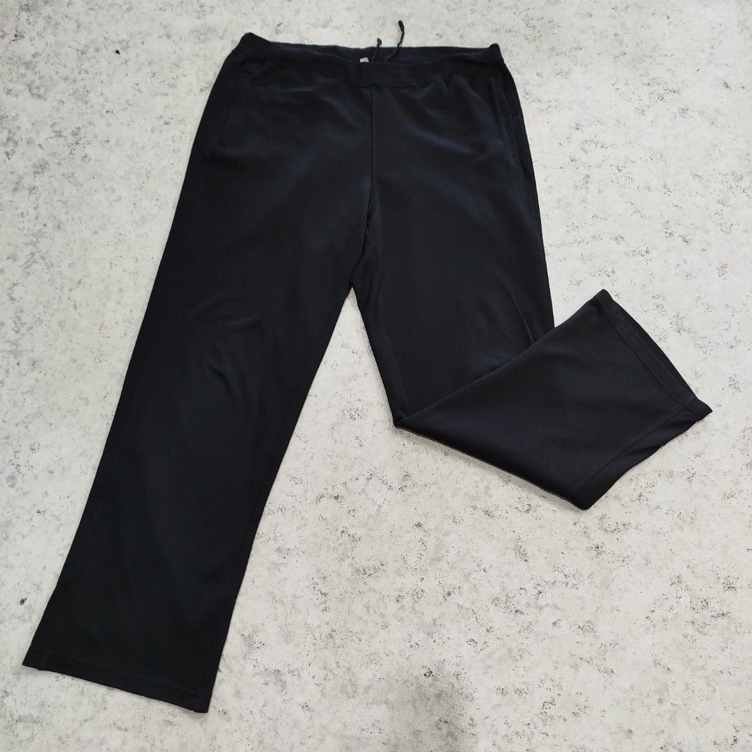 Celana training/ olahraga UNIQLO