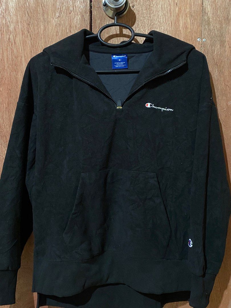 Champion Qzip (Category: Coats, Jackets and Outerwear) located in Quezon City. Submitted by shemboti (Listing ID 1323361557, Image 2). Description: .