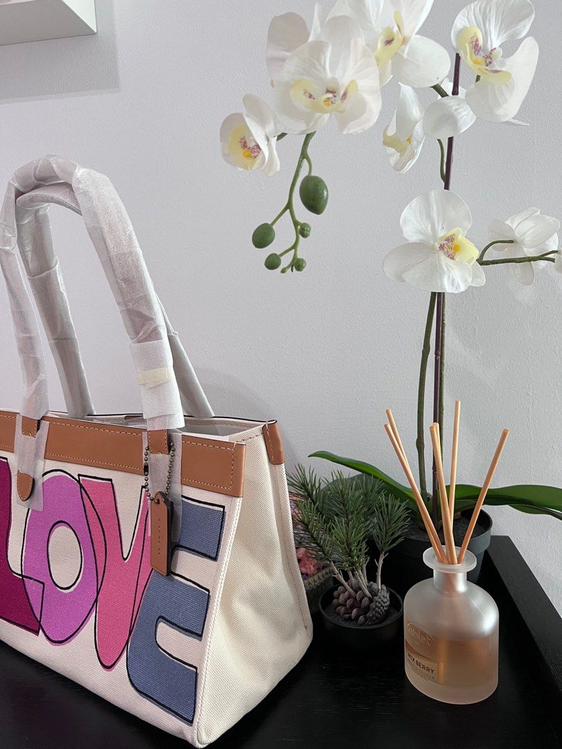 Coach love tote bag online