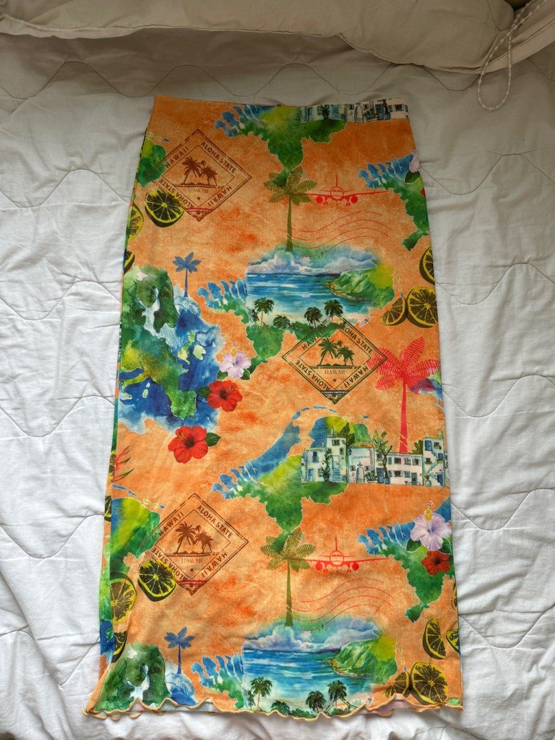 Forever 21 Orange Print Midi Skirt (Category: Skirts) located in Imus. Submitted by keyluhhh (Listing ID 1323324711, Image 1). Description: Worn once to a party! Garterized, best fits S-M frames MOP: gcash/maya/BPI MOD: gogoxpress/lalamove/grab/angkas.