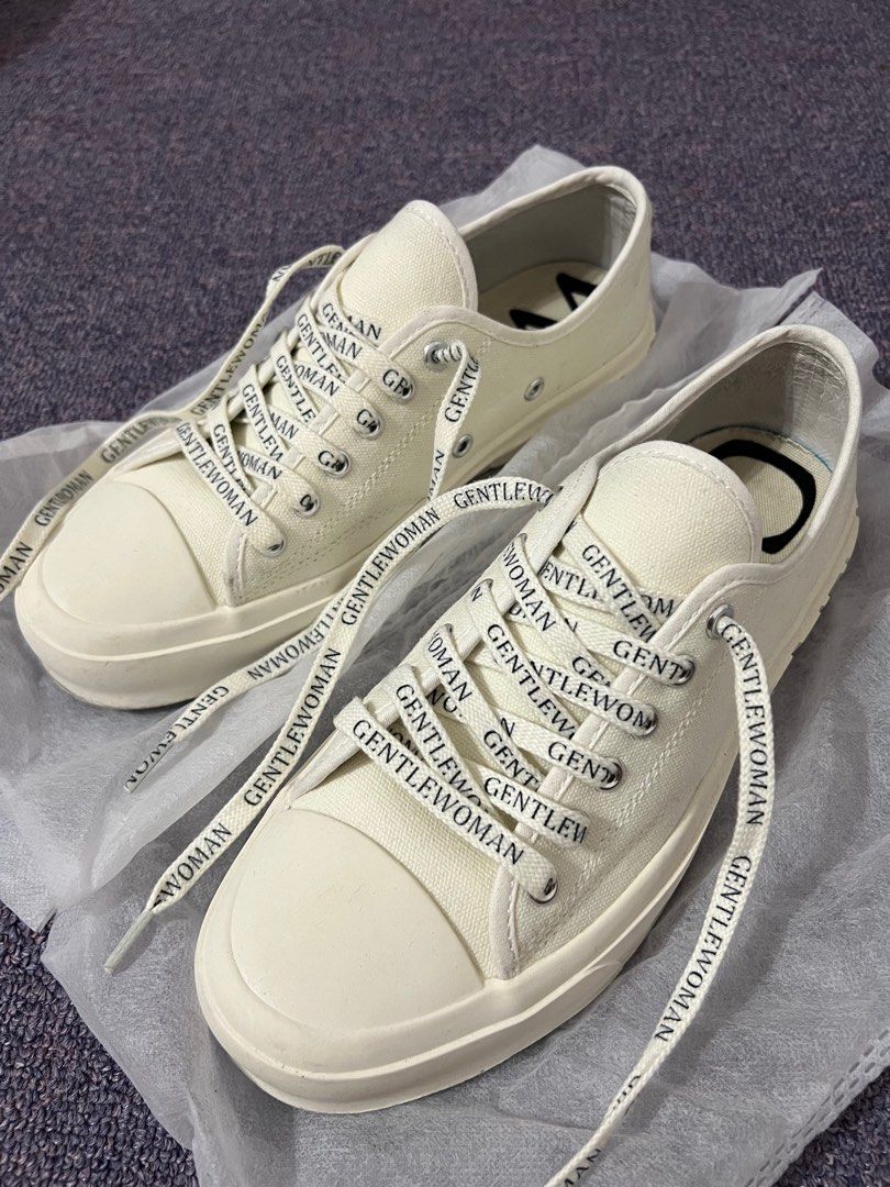 Gentle Woman Sneakers (Category: Baby Monitors) located in Las Pinas. Submitted by bangtanbey (Listing ID 1323343950, Image 1). Description: Original price - 4000 pesos Used once only (has a few dirt marks but can be cleaned easily) Size 40/US 9 Please see photos for condition.