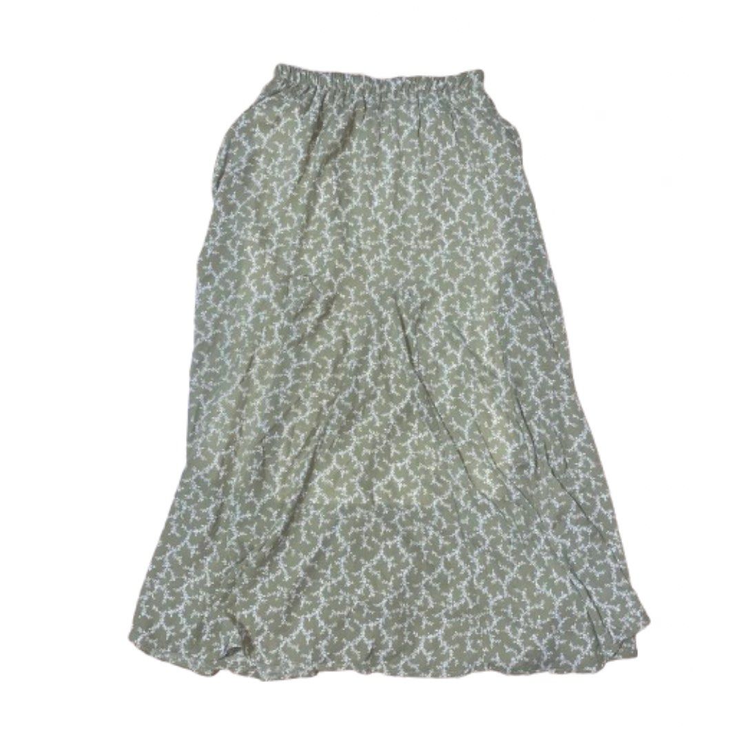 Green floral maxi skirt (Category: Skirts) located in Mandaluyong City. Submitted by declutts (Listing ID 1323438108, Image 1). Description: w 22-24 l 32.