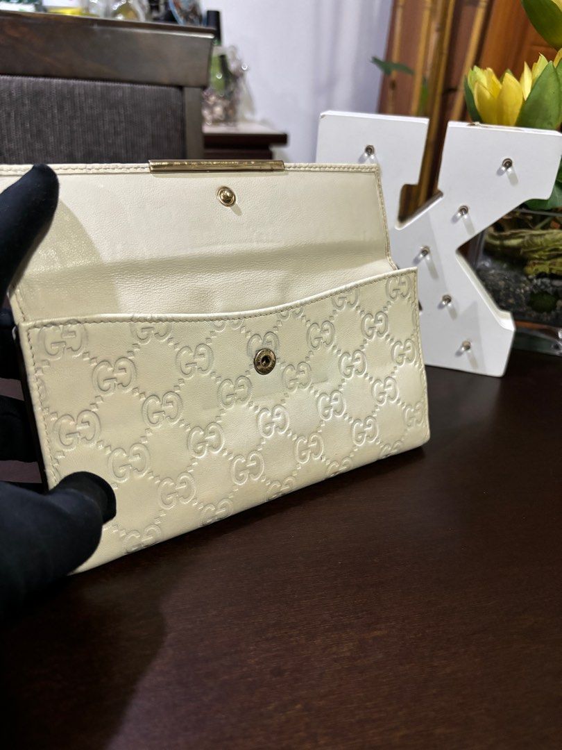 Gucci 💯ORIGINAL (Category: Luxury Bags & Wallets) located in Las Pinas. Submitted by luxuryitemsphby.kayealipio (Listing ID 1323378403, Image 3). Description: 💯ORIGINAL preloved Gucci Wallet. You can use this as WOC just put inserts. 📌No inclusions. Last price posted 📌Color: OFF WHITE #Gucci #Luxury #Original #LongWallet.