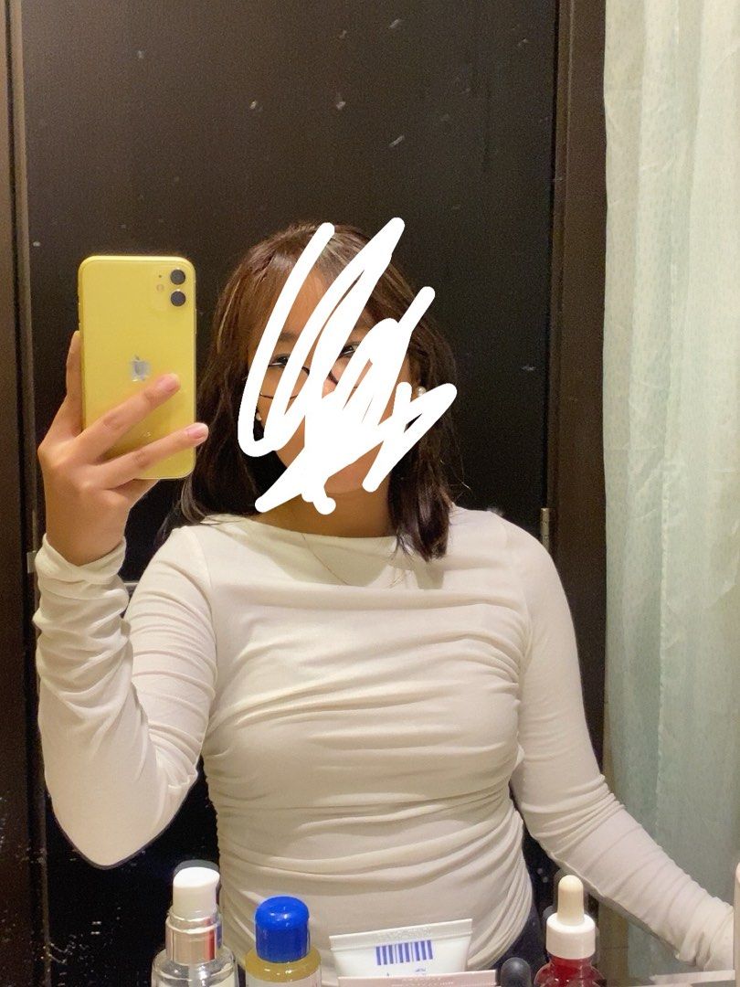 H&M boatneck longsleeve top (Category: Longsleeves) located in Quezon City. Submitted by fullsohn (Listing ID 1323442117, Image 3). Description: H&M boatneck longsleeve top -size s-m -bought in dubai -only used once mop: gcash or bank transfer mod: jnt or sdd within mm.
