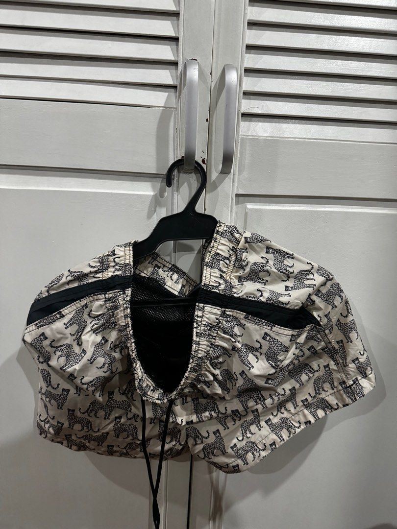 H&M Men’s Board Shorts (Category: Swim Trunks & Board Shorts) located in Kawit. Submitted by erickpasco (Listing ID 1323354812, Image 3). Description: good condition, 550 each take both 1k Blue - XS Leopard - S.