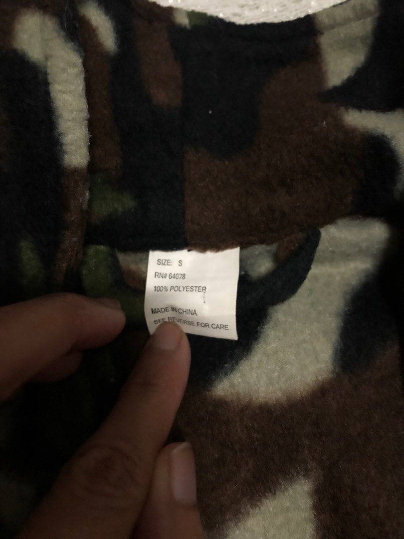 Kids bathrobe (Category: Bathtub & Bath Accessories) located in Baguio. Submitted by donafaye (Listing ID 1323294692, Image 3). Description: Kids bathrobe Small on tag 6-7 yrs old depends on body frame No issues.