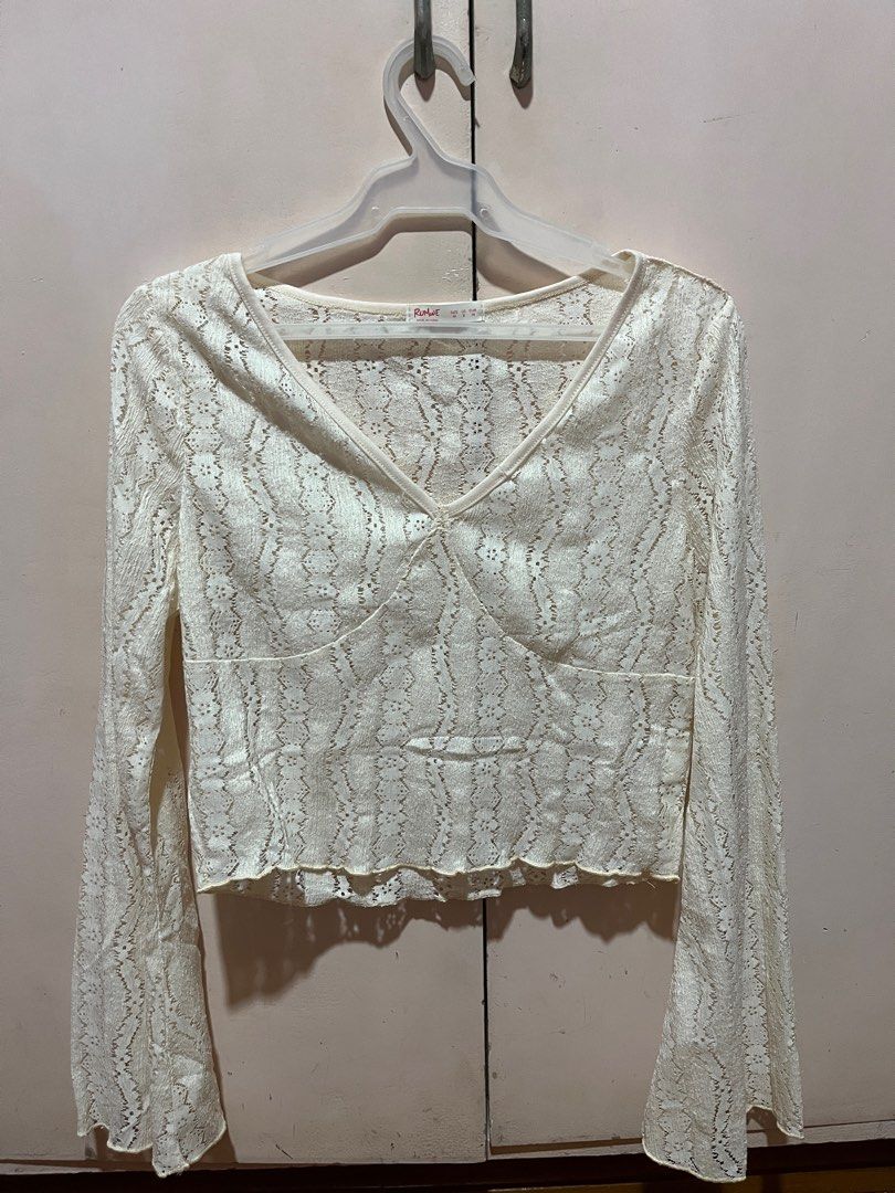 Lace bell sleeved crop top (Category: Longsleeves) located in Bacoor. Submitted by Alliahmaeee (Listing ID 1323374994, Image 1). Description: Fits s-m Stretchy .
