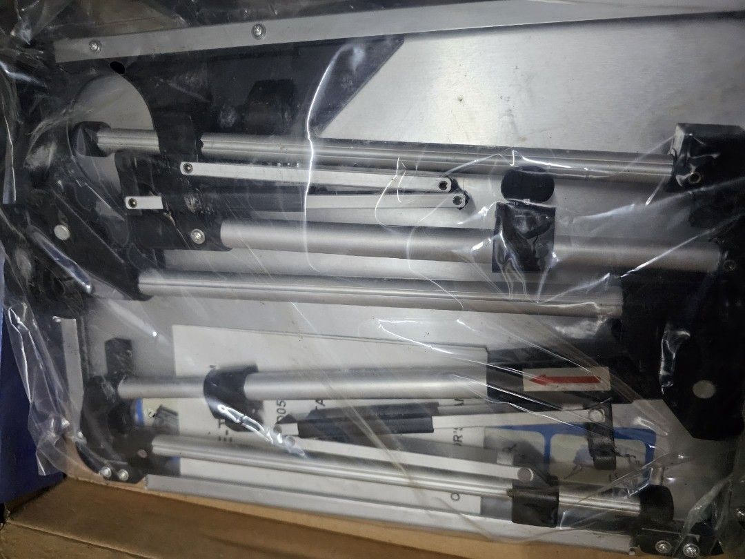 Laptop table (Category: Laptop Bags & Sleeves) located in Valenzuela. Submitted by scarletangel35 (Listing ID 1323395317, Image 3). Description: laptop table silver only brand new issue: dirty box dahil sa storage.