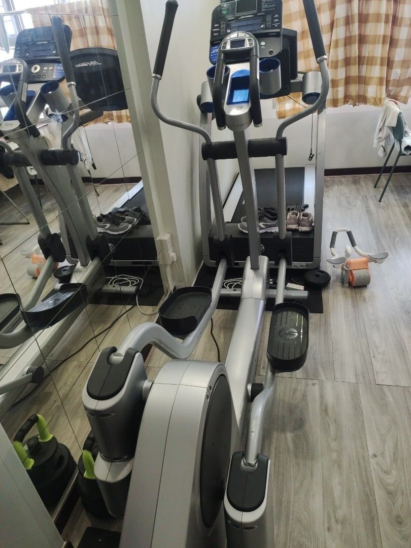 Lifefitness X8 Elliptical gym exercise Sports Equipment Exercise Fitness Cardio Fitness Machines on Carousell