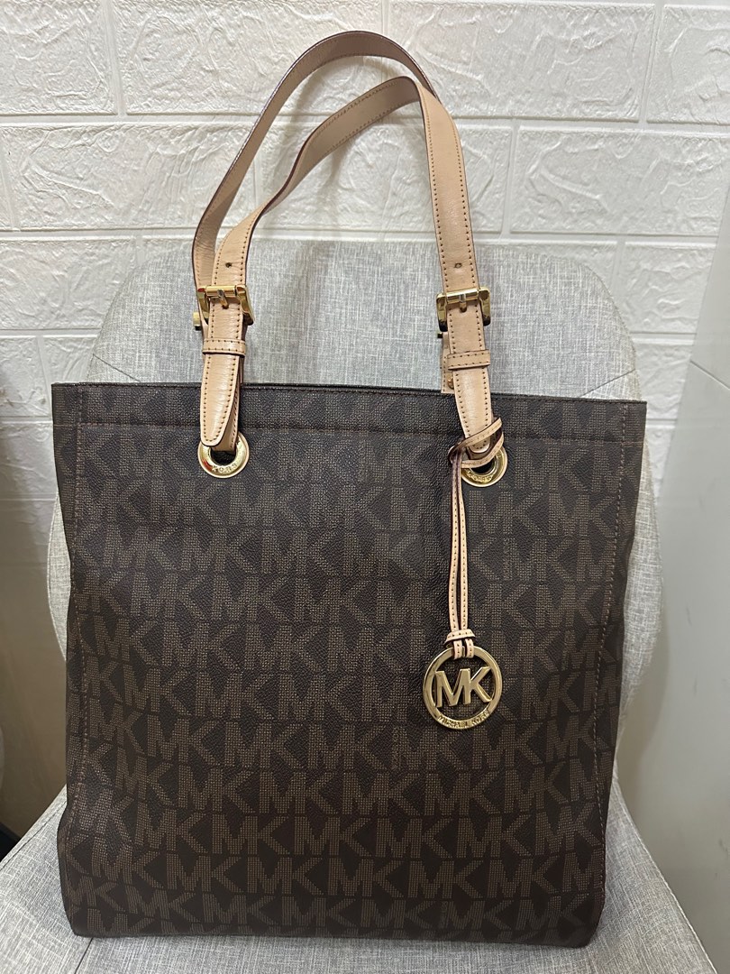 michael michael kors brown signature coated canvas and leather jet set tote bag Tote Bags Carousell