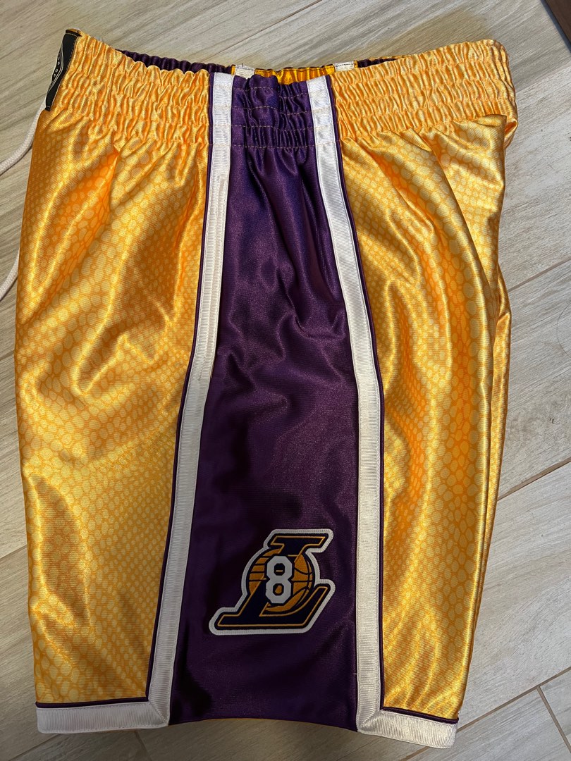 Mitchell and ness lakers shorts discount