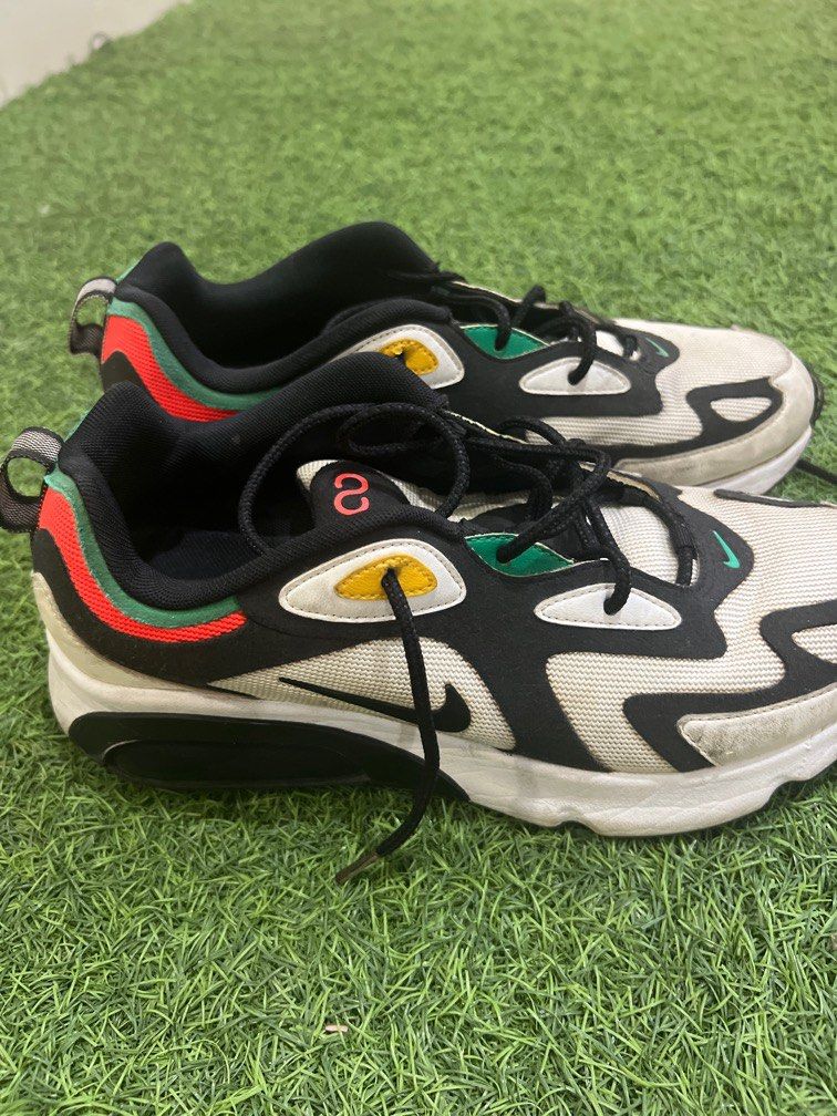 Nike airmax 200, Fesyen Pria, Sepatu Sneakers di Carousell