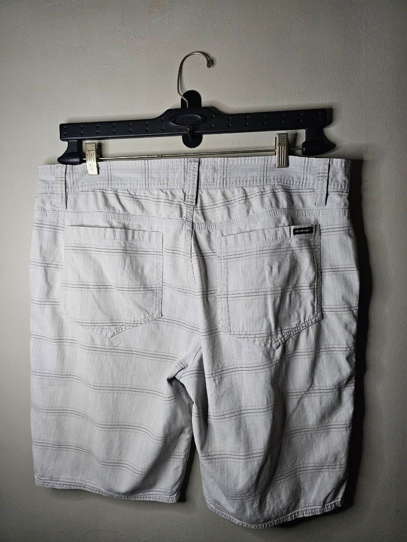 Oakley walk shorts deals