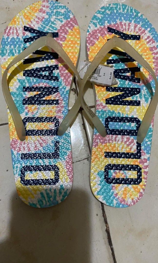 Flip flops old navy 219 deals