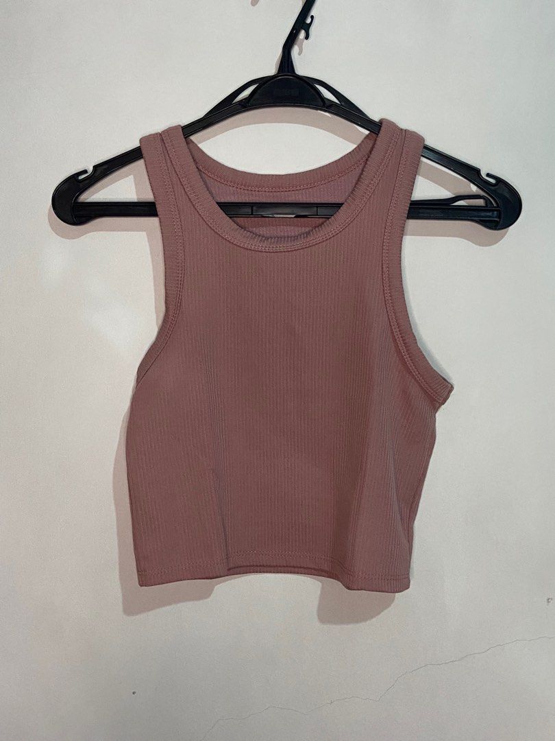 Old rose tank top (Category: Sleeveless) located in Valenzuela. Submitted by decluttermaniac (Listing ID 1323360959, Image 1). Description: .
