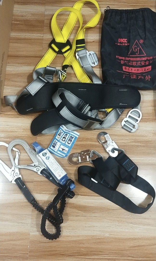 safety harness fullset (Category: Construction Tools & Equipment) located in Muntinlupa City. Submitted by grayfox05 (Listing ID 1323301824, Image 2). Description: for sale safety harness fullset...2800 pesos meet up bayanan public market or super8 bayanan.