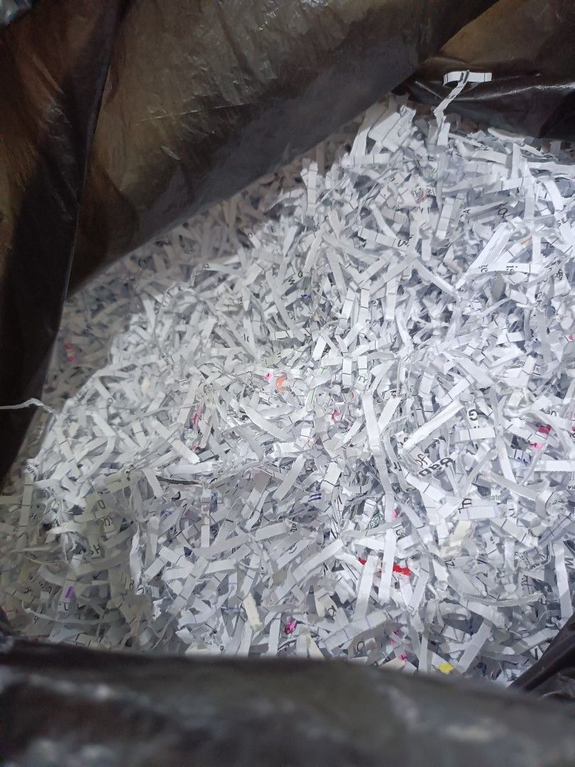 Shredded Paper (Category: Craft Supplies & Tools) located in Quezon City. Submitted by rubyb1689 (Listing ID 1323349319, Image 1). Description: 40pesos per 100g. can be used as gift fillers or for recycling paper.
