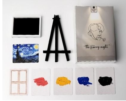 The Starry Night by Myung Joon (魔術道具 Magic Props) （分類：互動玩具）位於 Hong Kong。 由 MagicBoxHK 提交（商品編號 1323411874，圖片 2）。簡介： Stock level : 1(O) https://youtu.be/qYx1eH_GTtY?si=JfddfXhgZhhhJ7tD A beautiful collaboration with the masterpiece of the painting and magic… They create magical synergy. Myung Joon teaches all card techniques you need for this beautiful effect. Comes with a mini easel, a frame, special cards, and online instructional video.。