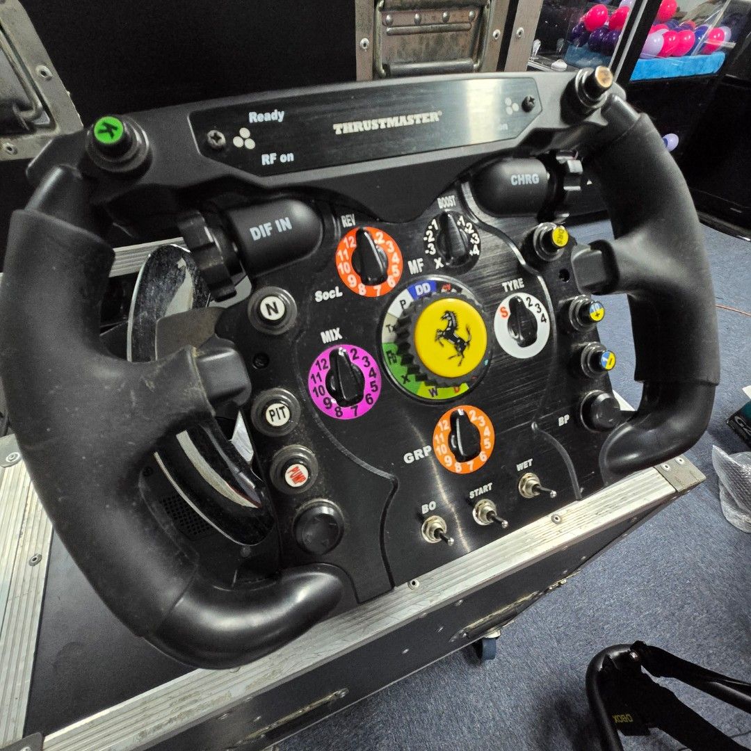 引取限定】THRUSTMASTER T500RS Rasing Wheel 寒い 中古 【小倉南区葛原東】