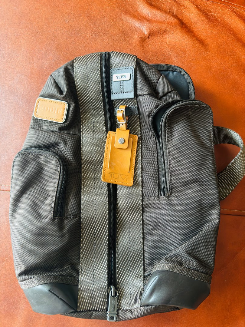 Used tumi bag outlet
