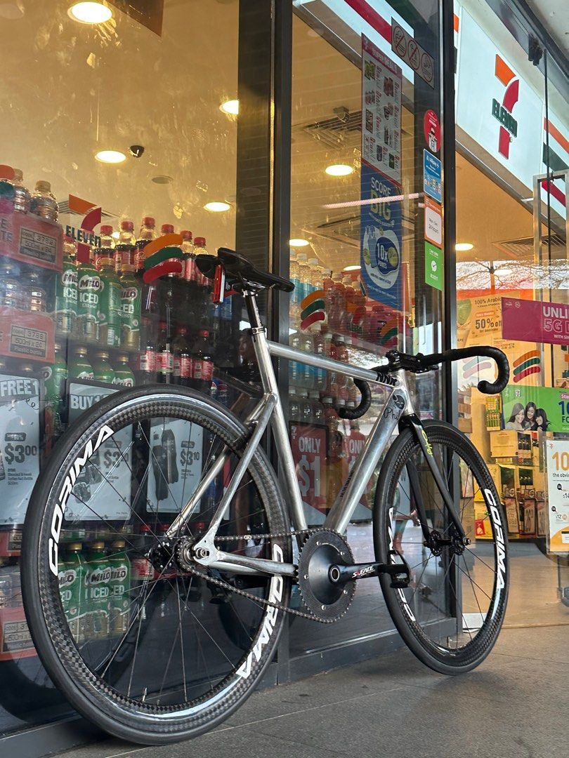 Unknown Prototype (Category: Bicycles) located in Singapore. Submitted by corrnymtf (Listing ID 1323304680, Image 1). Description: authentic unkown prototype if dk anytg abt this frame don ask Lf trades / cash pm @flickurhead on tele.