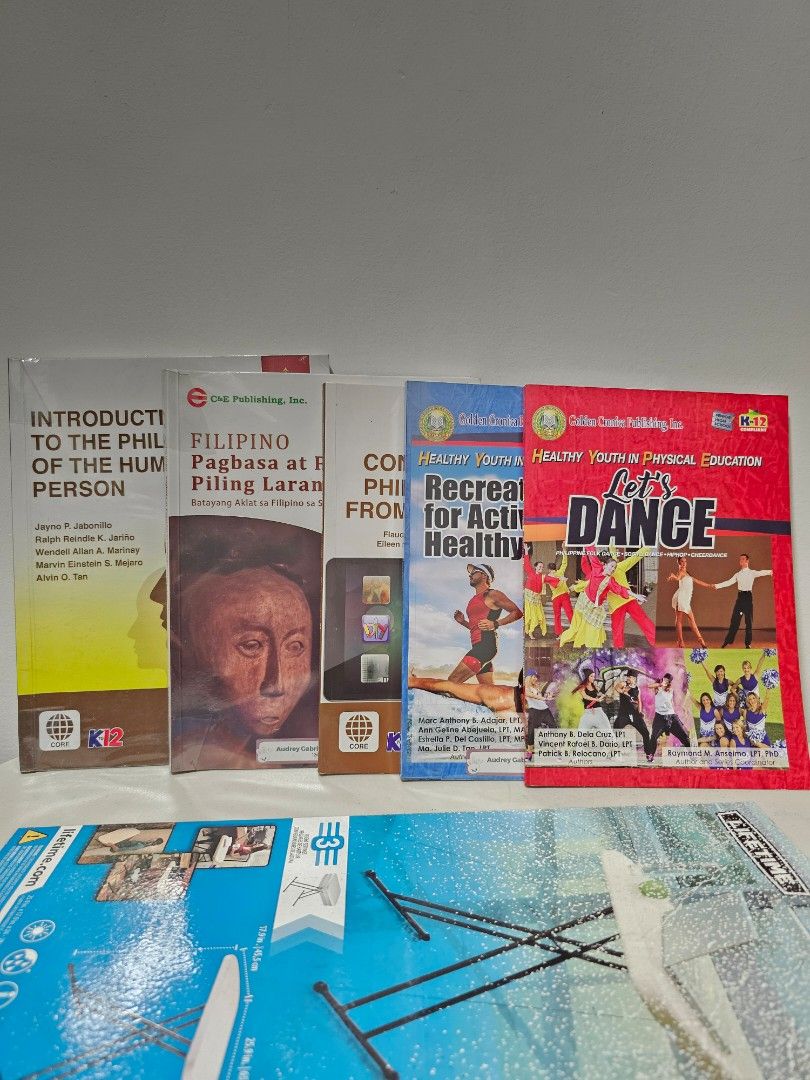 UST SHS Grade 11 and 12 Books (Category: Textbooks) located in Mandaluyong City. Submitted by adie_sells (Listing ID 1323344049, Image 1). Description: UST BOOKS BUNDLE - 1,700 Can buy books per piece Introduction to the Philosophy of the Human Person - 350 - Slight dents on the book - Highlight in some pages Filipino Pagbasa at Pagsulat sa Piling Larangan - 350 - Slight red paint on the back plastic cover - Highlight in some pages Contemporary P