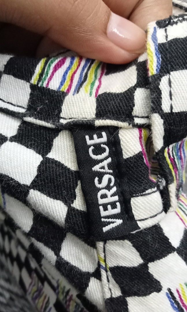 Versace (Category: Luxury Apparel) located in Naga. Submitted by aboy1234245 (Listing ID 1323353382, Image 3). Description: Versace jeans Couture Excellent W27-L42.