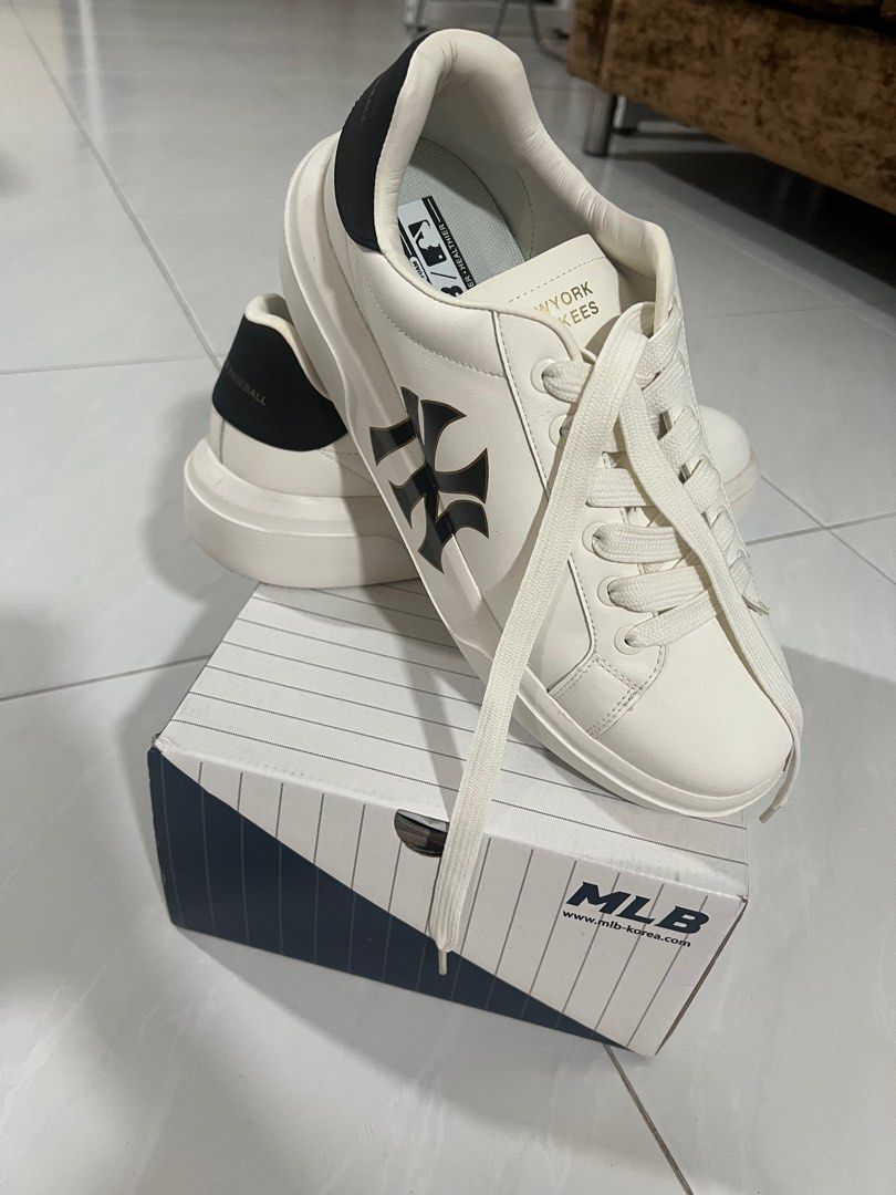 Major league baseball shoes sales